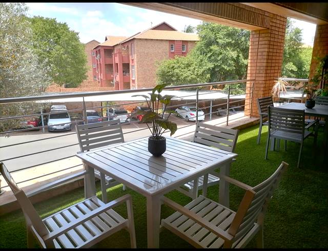 251M² CO-WORKING SPACE TO LET IN DIE HOEWES
